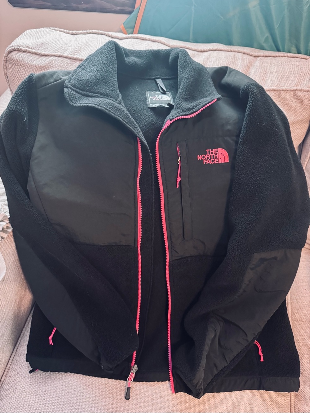 The North Face Black Fleece Jacket with Pink Trim. Women’s Medium